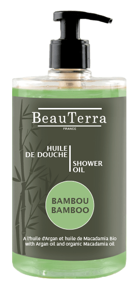 HUILE DE DOUCHE Bambou Fl pompe/750ml L’huile de douche BeauTerra est un soin douche qui combine l’huile d’argan et l’huile de macadamia BIO. Au contact de l’eau, ces huiles se transforment en une délicate mousse. Son parfum Bambou vous apporte une note r